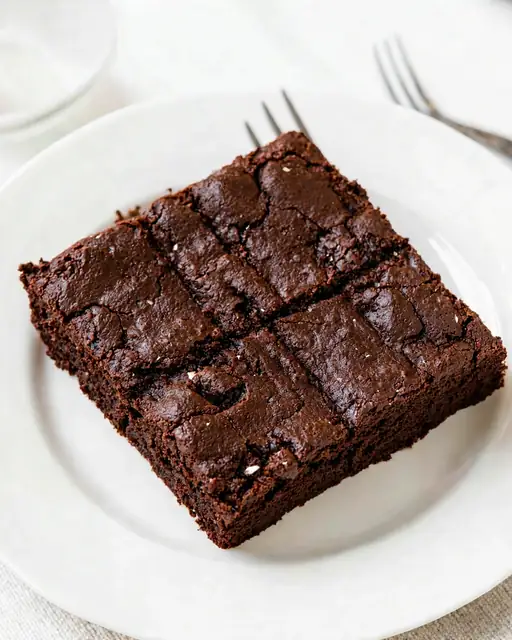 Brownie húmedo de almendra y cacao (Keto y Alta en Proteína)