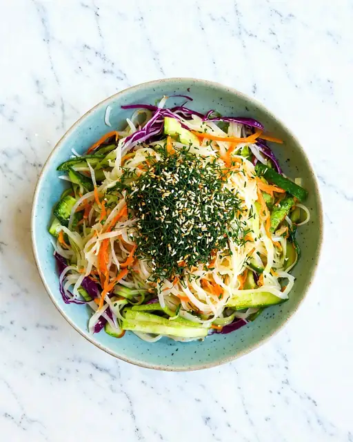 Fideos de Arroz con Vegetales y Emulsión Japonesa