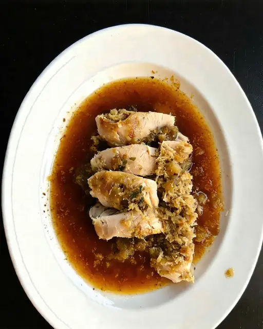 Galantinas de Pollo Nobles: Roulade Relleno y Reducción de Oporto