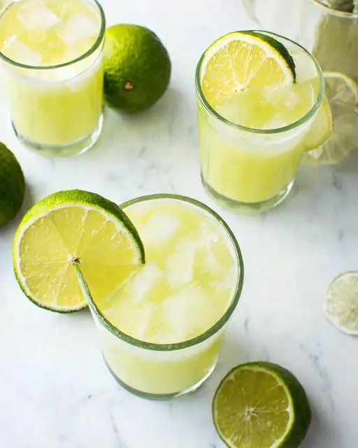 Limonada brasileña cremosa con leche condensada