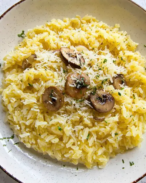 Risotto de Hongos Silvestres al Azafrán: Técnica de Mantecatura Italiana
