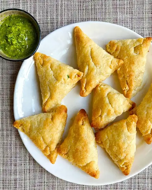 Samosas Caseras de Papa y Arvejas con Especias
